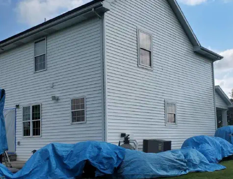 House Washing of Vinyl Siding Near Midland, MI House Washing of Vinyl Siding Near Midland, MI